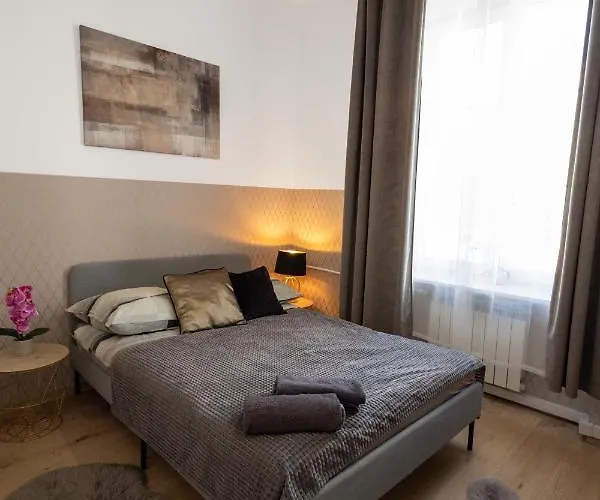 Clicktheflat Aleje Niepodleglosci Center Apart Rooms